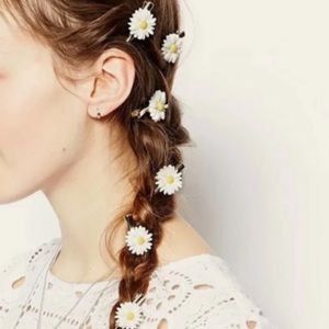 🆕6 pc. Boho daisy floral mini hair clips set embellished